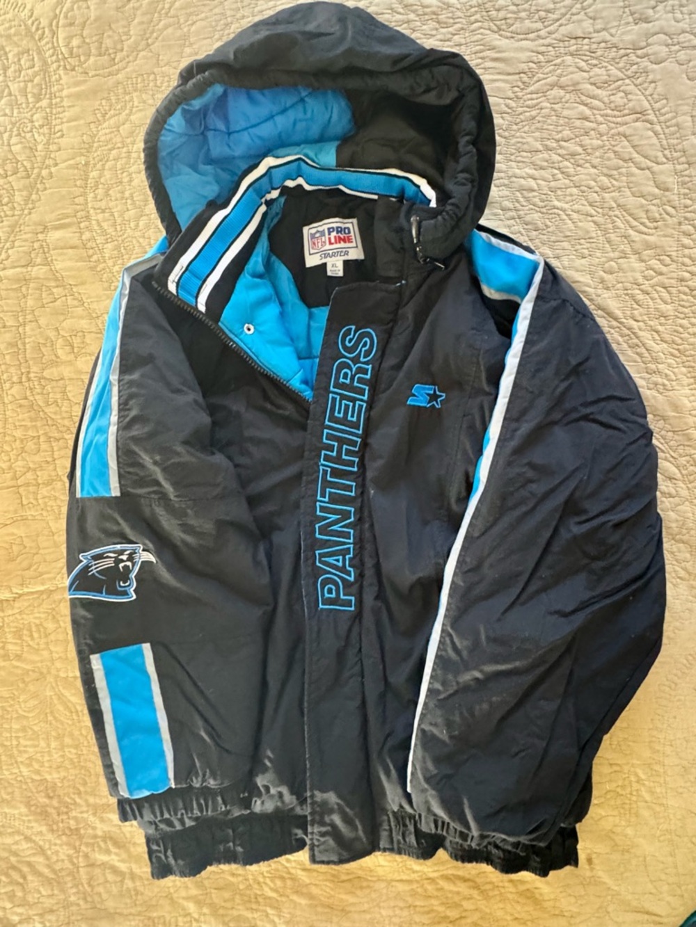 Vintage Starter Men’s ' Carolina Panthers Black & Blue Puffer Jacket